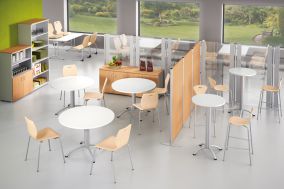 Tables, chaises,tabourets de restauration intérieure et extérieure