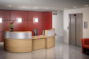 Banques d&lsquo;accueil-Signalitique(Plaques d&lsquo;identification,porte revues,vitrines)-Tables basses-Poutres d&lsquo;accueil-Chauffeuses et canaoés